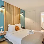 Spacious Center Of Montmartre Apartment Paris