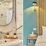 Spacious Center Of Montmartre Apartment