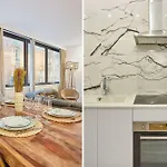 Spacious Center Of Montmartre Apartment Paris