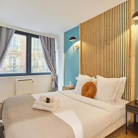 Apartment Spacious Center Of Montmartre Paris